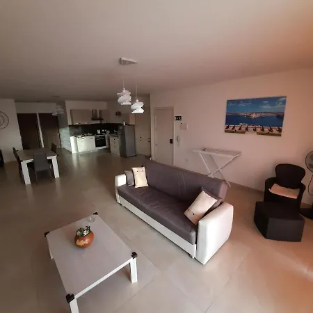 Paradise Apartment Ghajnsielem