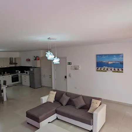 Apartment Paradise Ghajnsielem