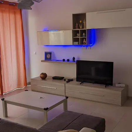 Paradise Apartment *